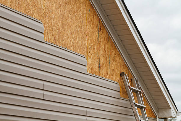 Professional Siding Inspection technician working in Milford, NJ